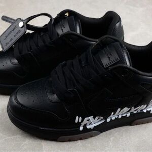 Off-White Black and White Men's Sneakers